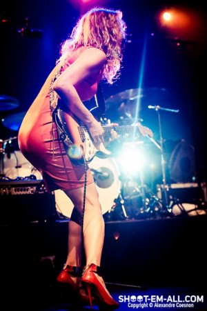 Ana Popovic Guitare en scene 2014 – photographie Alexandre Coesnon