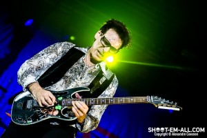 Steve Vai Guitare en scene 2014 – photographie Alexandre Coesnon