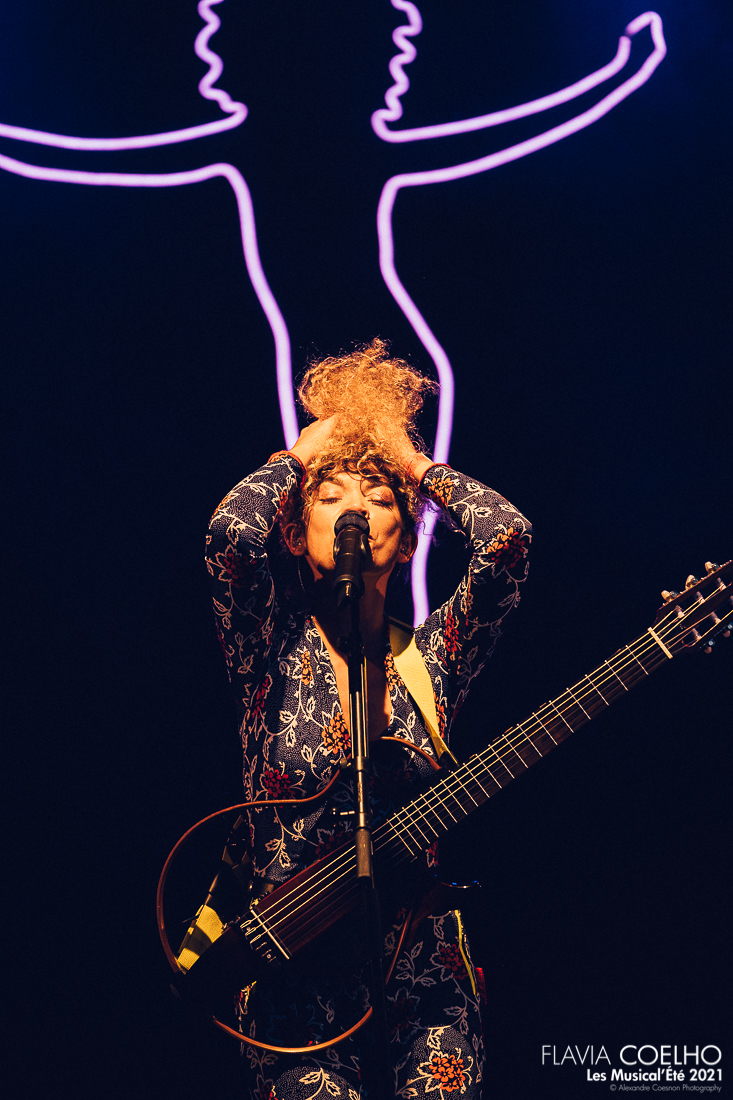 FLAVIA COELHO | Les Musical'Eté 2021, Annemasse – photographie Alexandre Coesnon