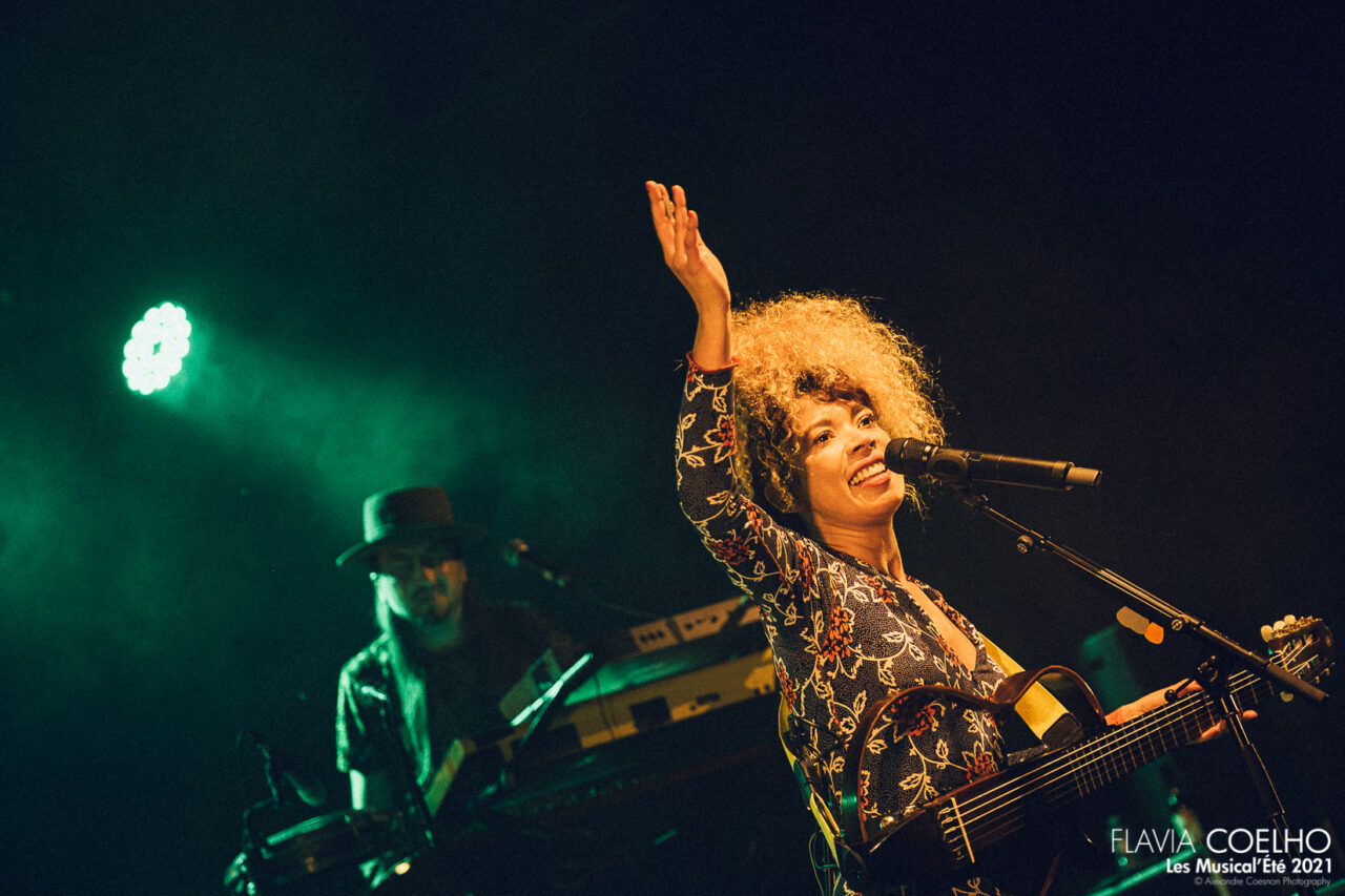 FLAVIA COELHO | Les Musical'Eté 2021, Annemasse – photographie Alexandre Coesnon
