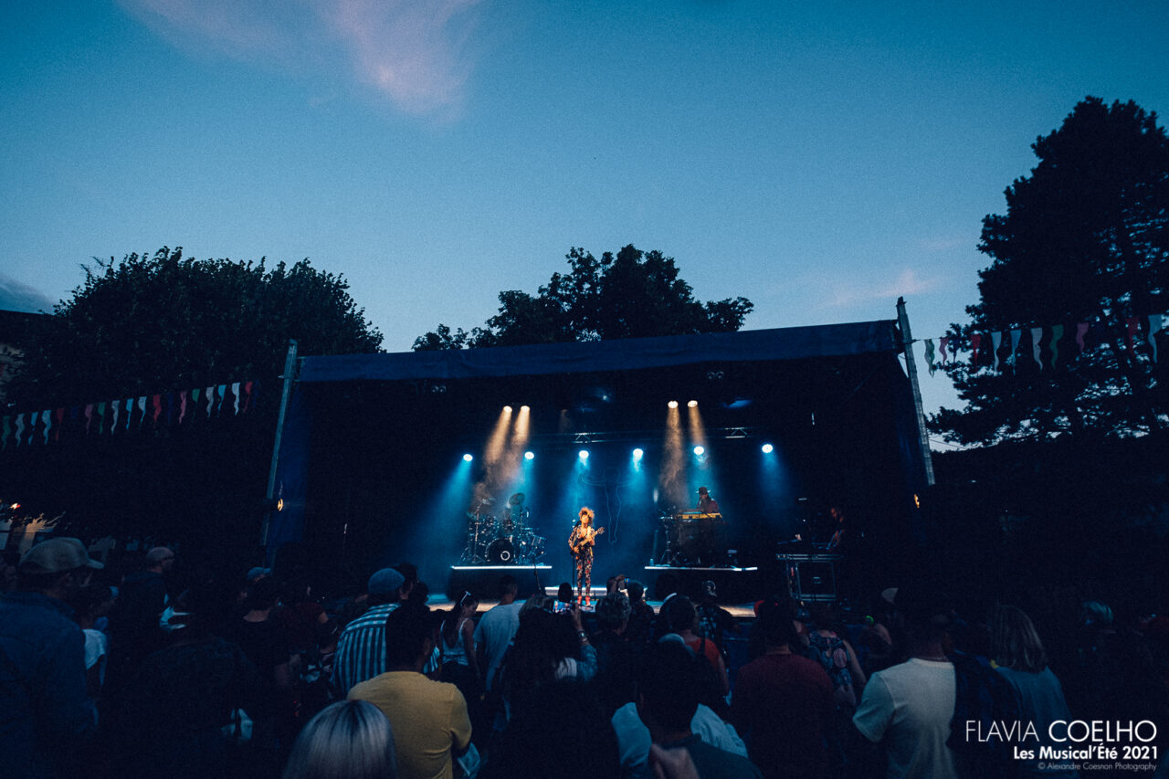 FLAVIA COELHO | Les Musical'Eté 2021, Annemasse – photographie Alexandre Coesnon